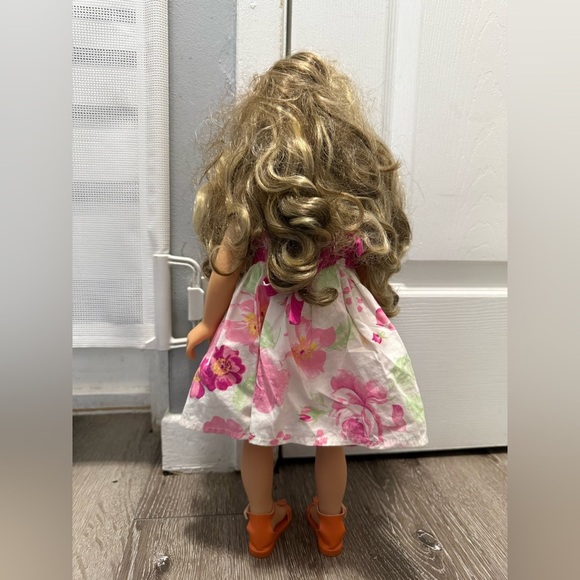 Journey Girls Doll with Blonde Hair - Picture 2 of 12